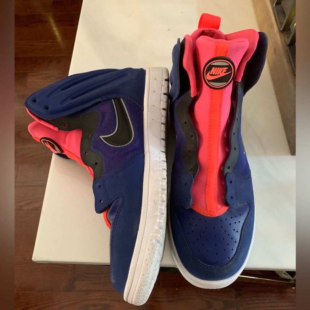 VINTAGE Nike high tops